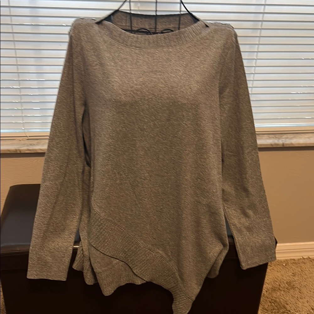 Rafaella Gray Crew Neck Sweater with Asymmetrical Hem
